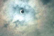 Не спешите с разводом и ипотекой — февральский коридор затмений-2026 готовит проверку на нервы