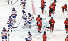 Разгромом 5:0 закончился хоккейный матч Канада — США на Олимпиаде-2026