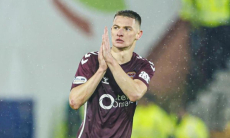 Ислам Чесноков вызвал удивление в Шотландии и восхитил фанатов «Хартса»