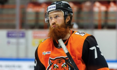 Конкуренты «Барыса» в КХЛ синхронно проиграли дома