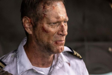 Вышел первый трейлер фильма «Глубокие воды» с Аароном Экхартом и Беном Кингсли в главных ролях. Видео