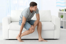 Врач назвала малоизвестный симптом сердечных заболеваний — он проявляется в ногах