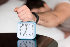 Как научиться вставать без будильника