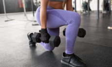 Фитнес-тренер назвал лучшие упражнения для ног