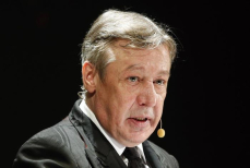 Михаил Ефремов получил главную роль в новом сериале