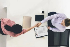 Миллион тенге в месяц — кому предлагают такие зарплаты