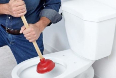 Что категорически нельзя смывать в унитаз и почему это опасно