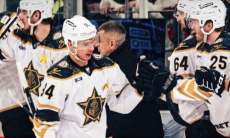 Конкурент «Барыса» в КХЛ устроил выездной разгром фавориту