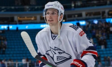 Игрок сборной Казахстана помог клубу одержать победу в матче КХЛ