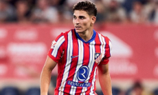 В «Барселоне» выступили с заявлением по трансферу Хулиана Альвареса