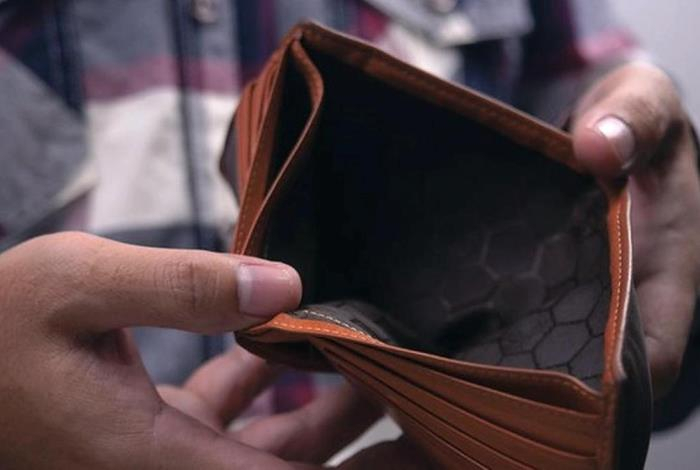 Работа есть, достатка нет? Что происходит с доходами казахстанцев