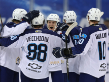 Фоторепортаж с матча КХЛ «Шанхай Дрэгонс» — «Барыс» 4:8