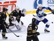 Фоторепортаж с матча КХЛ «Адмирал» — «Барыс» 1:2