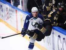 Фоторепортаж с матча КХЛ «Адмирал» — «Барыс» 1:2