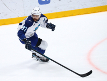 Фоторепортаж с матча КХЛ «Адмирал» — «Барыс» 6:2