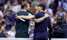 Бублик раскрыл отношения с Алькарасом и Синнером