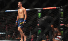За рубежом вспомнили яркий финиш Шавката Рахмонова в UFC. Видео