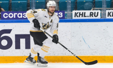 Клуб хоккеиста сборной Казахстана лишился шансов на плей-офф КХЛ