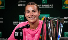 Арина Соболенко удивила поступком после победы над Еленой Рыбакиной в финале. Видео