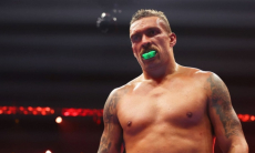 Александр Усик объявил соперника на прощальный бой