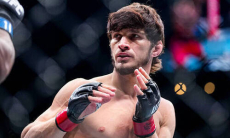 Непобежденный россиянин из UFC объявил дату боя с Алексом Волкановски