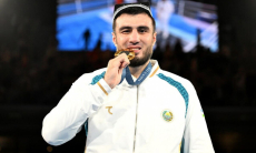 Самый успешный боксер Узбекистана впервые стал отцом. Видео