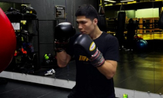 «Пощады не будет». Казахстанский боксёр ответил на угрозы непобеждённого соперника