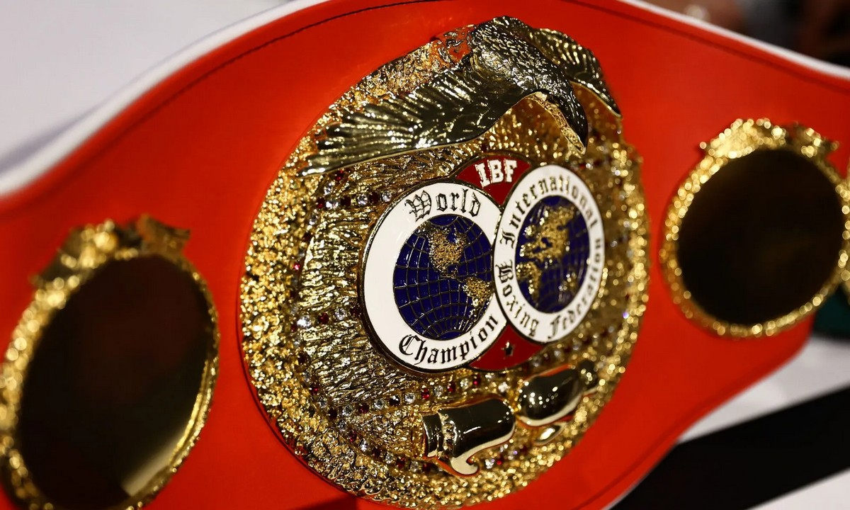 IBF приняла официальное решение по отобранному у Жанибека Алимханулы титулу
