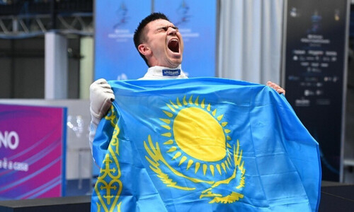 Казахстанец забрал медаль Кубка мира после победы над олимпийскими чемпионами