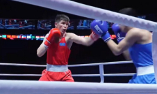 Видео трёх нокдаунов Торехана Сабырхана в полуфинале ЧА-2026