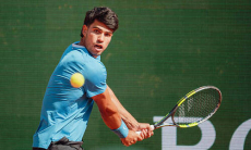 Бублик сыграет с Алькарасом за полуфинал турнира за шесть миллионов евро