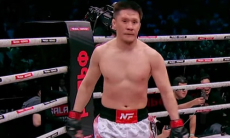 Жалгас Жумагулов победил нокаутом перед боем за второй титул