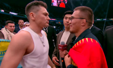 Мухит Амантаев и Марсель провели дуэль взглядов перед боем. Видео