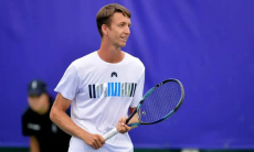 Григорий Ломакин одержал волевую победу на старте турнира в Китае