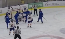 Казахстан обыграл Испанию на чемпионате мира по хоккею среди женщин