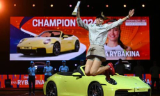 Казахстанское доминирование в Штутгарте. Елена Рыбакина уверенно победила Каролину Мухову и пополнила свой автопарк