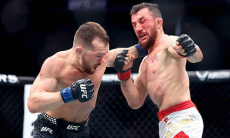 Петр Ян и Мераб Двалишвили проведут третий бой на UFC 330