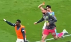 Хусанов «доставал» Доннарумму во время празднования гола «Манчестер Сити». Забавное видео