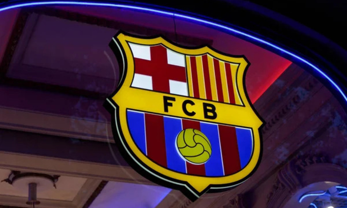 Казахстанский футболист подписал контракт с «Барселоной»