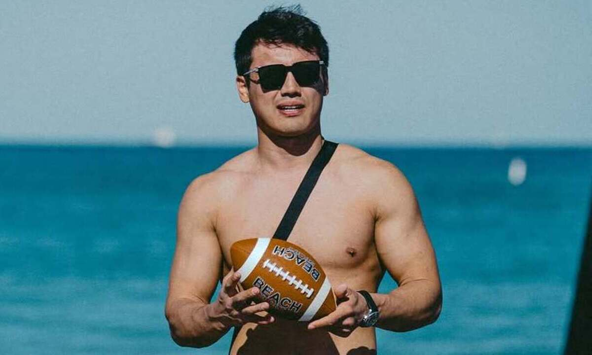 Еркебулан Токтар улетел в экзотическую страну. Фото