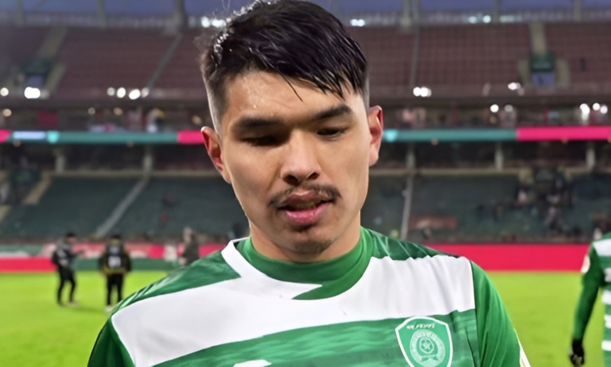 Кенжебек начал подготовку к матчу против чемпиона России