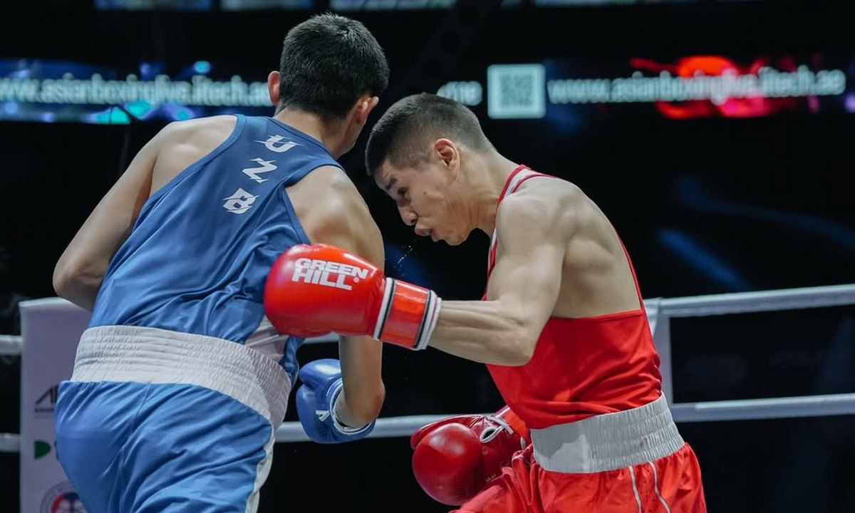 Дуэли с Узбекистаном и досрочная победа. Итоги боёв Казахстана во второй день полуфиналов ЧА-2026 по боксу