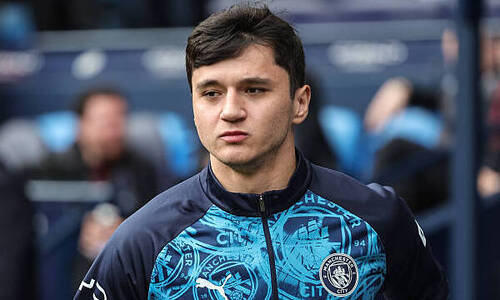 Абдукодира Хусанова признали лучше защитников топ-клубов Европы