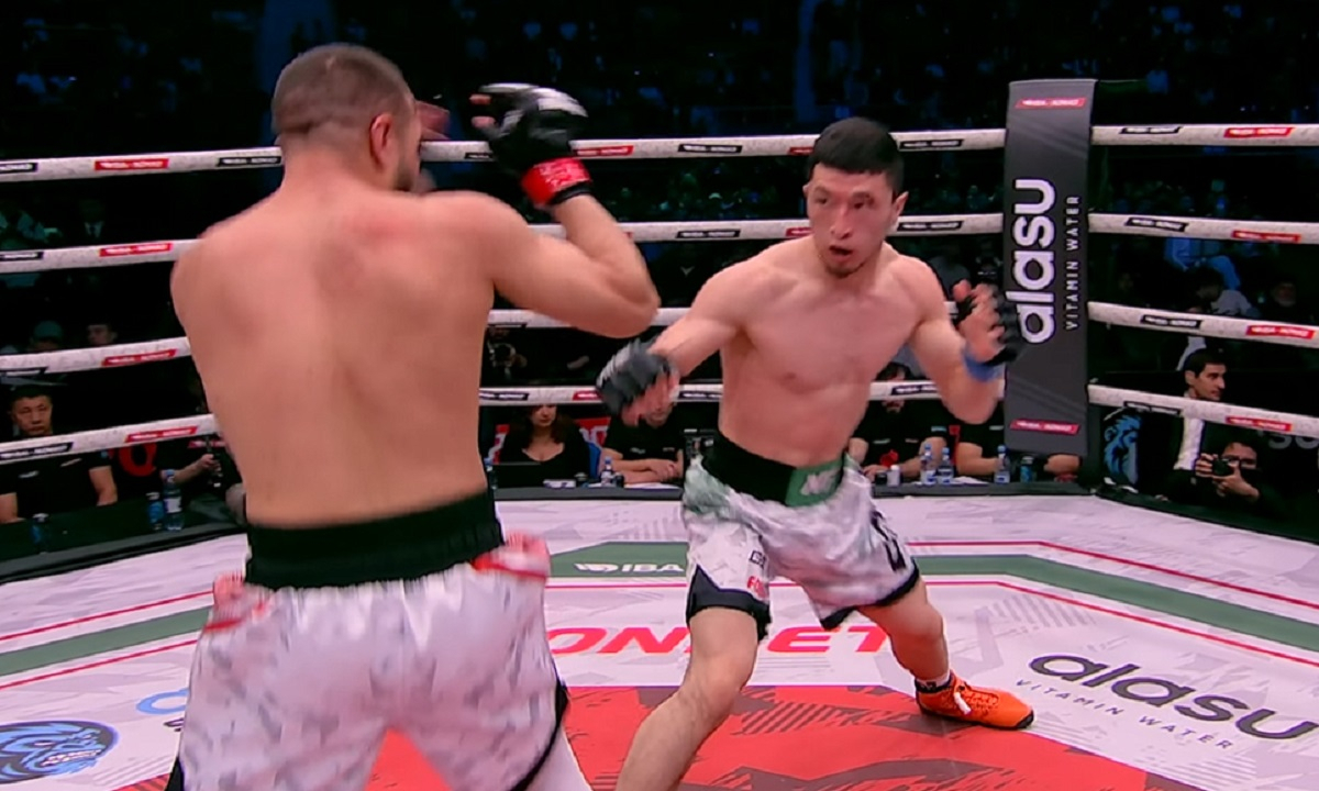 Казахстанский боец проиграл узбекистанцу на домашнем турнире