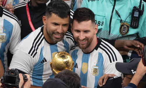 Агуэро рассказал о ночи с Месси и пошутил о старом фото