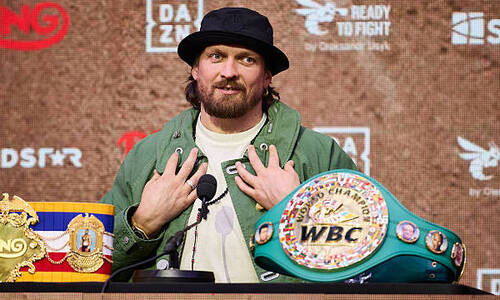 Усик оценил победу Фьюри над Махмудовым