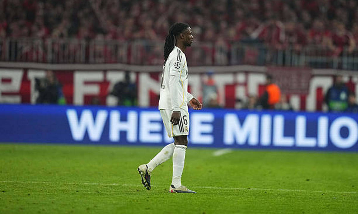 Камавинга выступил с заявлением после удаления в матче с «Баварией»