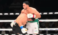 Видео полного боя Лазизбек Муллажонов — Луис Хосе Марин Гарсия за титул WBC