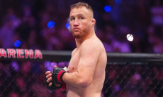 Гэтжи сенсационно победил Топурию в главном бою турнира UFC в Белом доме. Видео