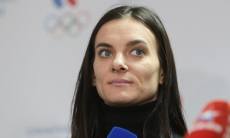 Карелин вступился за Исинбаеву после критики Фетисова